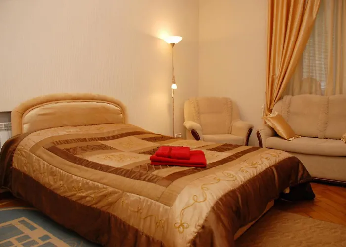 Alex Apartments Near Kreshatik St