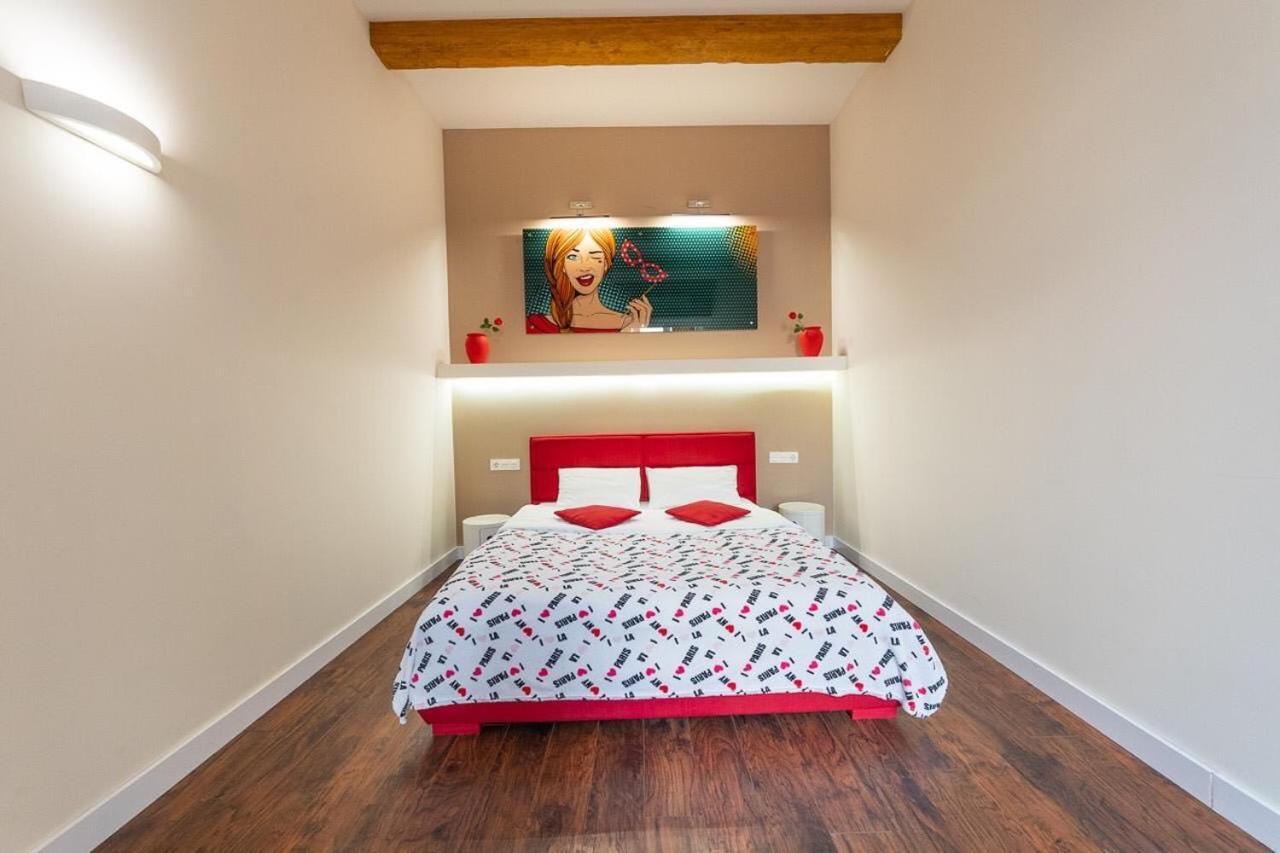 Alex Apartments Near Kreshatik St * Kyiv