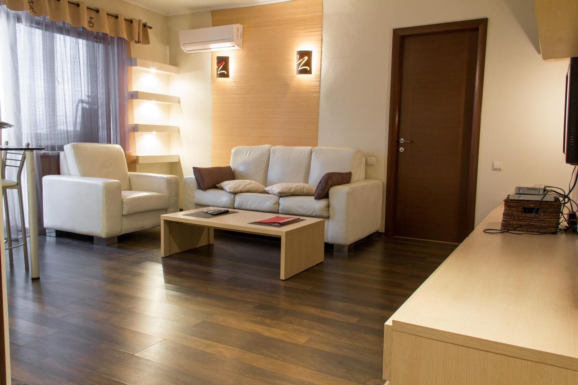 Alex Apartments Near Kreshatik St Apartment *